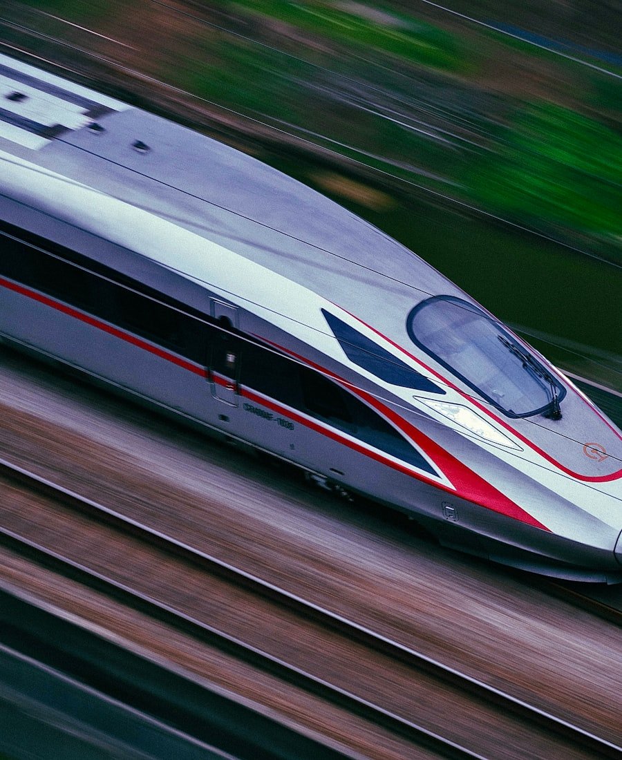 Treno ad alta velocità ripreso in corsa